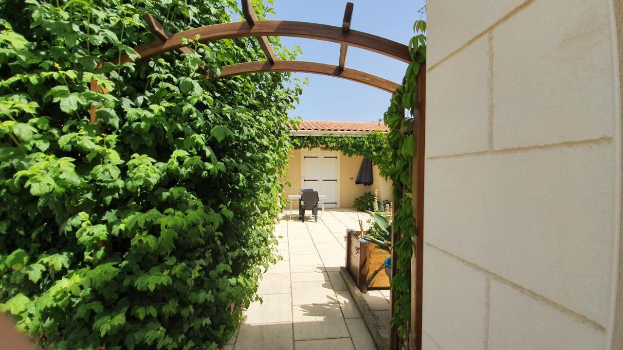 Agapanthe Villa Saint-Georges-les-Baillargeaux Exterior photo
